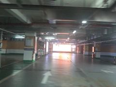 -皇庭广场-地下停车场