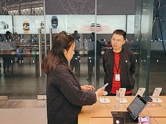-Apple零售店(华贸购物中心店)