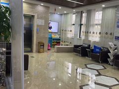 -茂菊口腔连锁(浦东南路店)