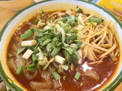-拈签一笑黄牛肉辣卤串串