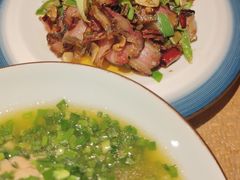 乡村老腊肉-渝信川菜 · 川味家常菜(长安店)