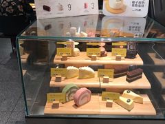 面包甜点陈列柜-麦当劳(中山公园龙之梦店)