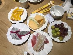 水果自助-小鱼小牛·鱼牛干锅·脆鱼火锅(世欧广场店)