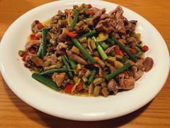 酸豆角炒鸡杂-沸腾鱼家(大尧三路店)