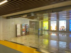 -绿地缤纷城-停车场