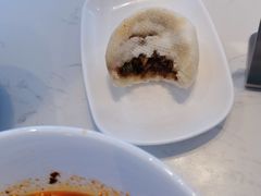 李与白酱肉包-李与白包子铺(桐梓林店)