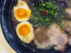 黑蒜油豚骨拉面-八盛屋·沾面(集美万达店)