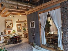 -墨居上隐·院子里火锅(峨眉店)