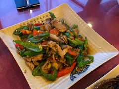 辣椒炒肉-日上山庄中餐厅