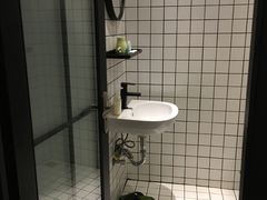 -拖板鞋咖啡旅行酒店(春熙路地铁站店)