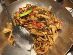 鹿茸菌煨土猪肉-爱碗亭·鲜炒湖南菜(壹城中心店)