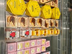 -好利来(上海虹桥新天地Lab主题店)