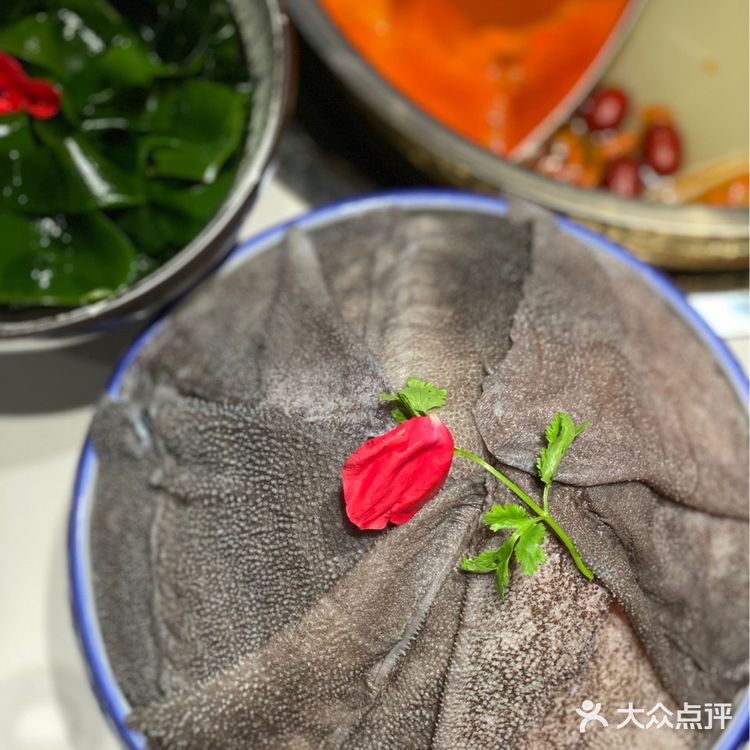 最高排队时长16小时｜周师兄重庆火锅杀到人民广场啦