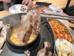 -江南猪肉商会无限续吃(弘大店)