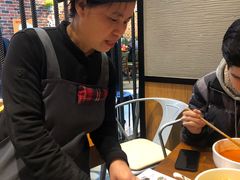 -渝是乎川渝小炒(新世界百货望京店)