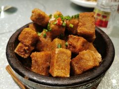 -新天明砂锅鱼头煲