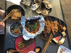 -何师烧烤·香辣蟹·川菜·30年老品牌(太古里旗舰店)
