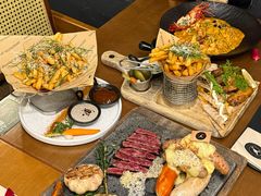 -Mark&Mars Restaurant