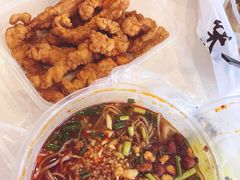 -爆炸头阿姨小四川正宗川味小吃(无任何分店)