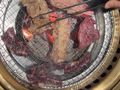-山川小町·极番烧肉(新地假日广场店)