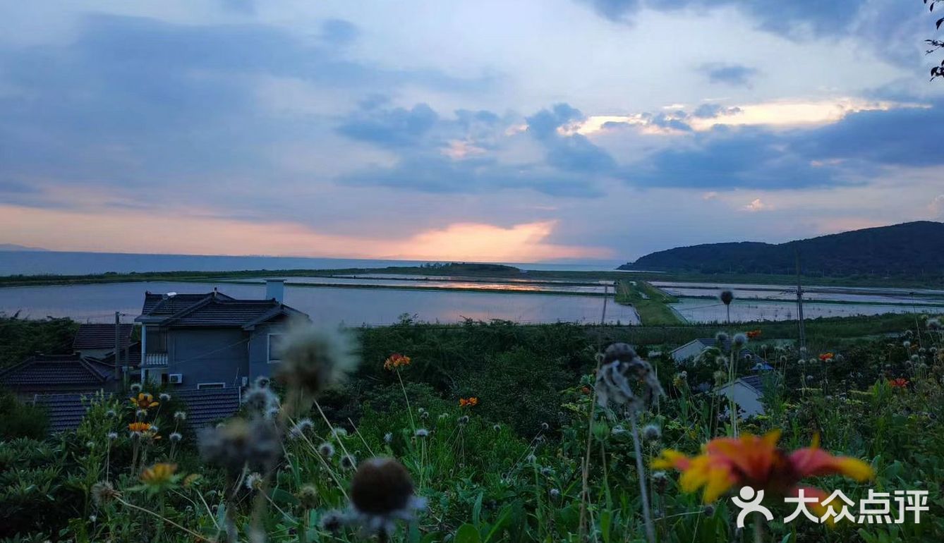 如果是往西山 过了太湖大桥右拐走沉思湾