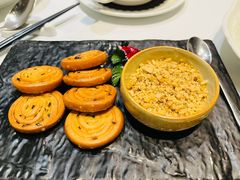 鹅肝酱葱油饼-南麓·浙里(外滩店)