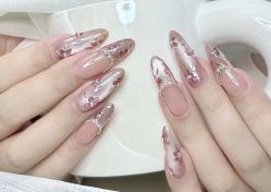 -桃色美甲沙龙