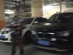 -环球港-停车场