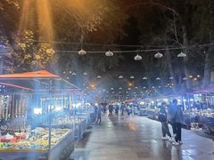-布尔津河堤夜市