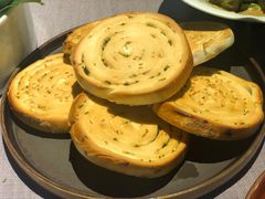 章丘葱油饼-鑫悦诚府·新鲁菜·餐厅(趵突泉店)