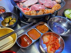-阿亲家·韩式无限烤肉(花果园店)