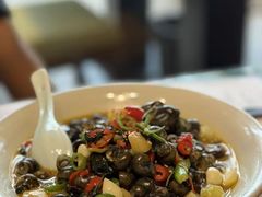 -头上红煨盐鸡·非遗院子餐厅