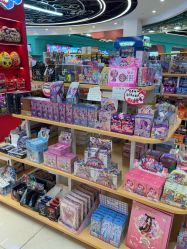 -卡通派潮品玩具折扣仓(青岛新城吾悦广场店)