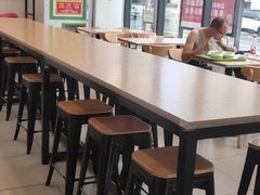 用餐区-老乡鸡(武汉中南梅苑小区地铁站店)