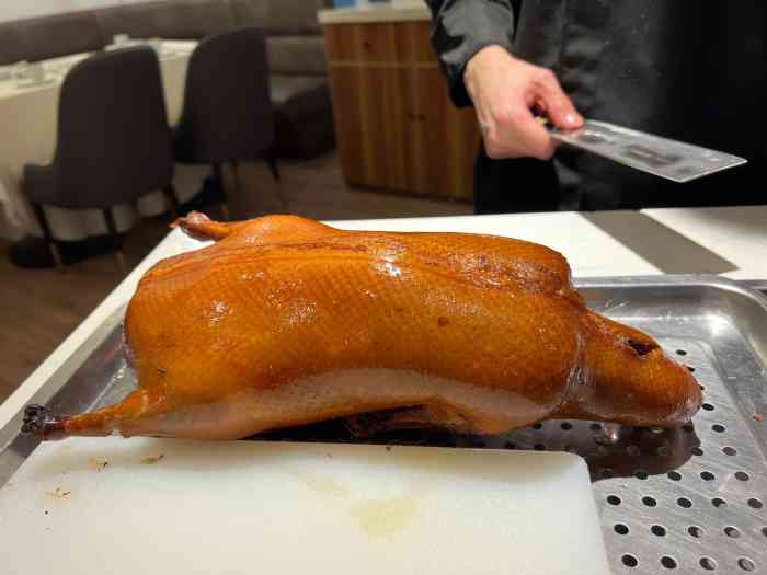 月半鸭(淮海中路店)-"在上海图书馆对面,离地铁口很近.午市套.