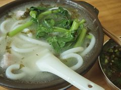 酸菜滑肉粗米线-贵州沾水米线(学田湾店)