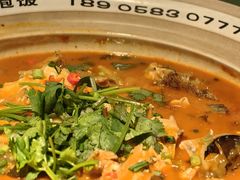 -魏铭鱼头捞饭(晋阳路店)