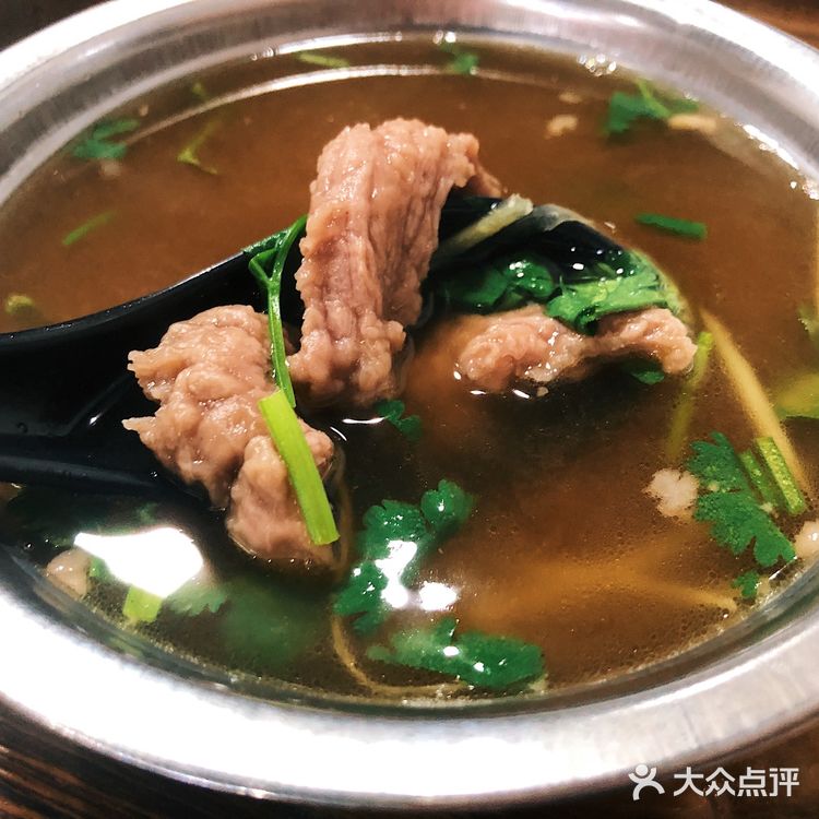 地铁一个多小时，来吃口网红肉