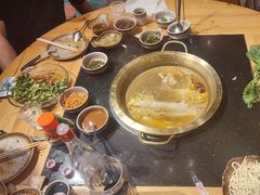 -顶顶汤火牛排火锅·经典铜锅涮肉