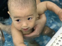 -小小王国亲子游泳俱乐部(锦辉中心)