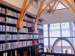 -钟书阁(松江泰晤士小镇店)