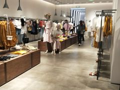 -URBAN REVIVO(西安Momopark店)
