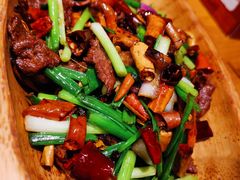 爆炒昭通毛驴肉-老滇山寨•云南特色菜•地方菜•民族风情歌舞表演(金碧店)