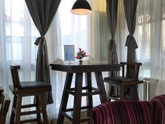 靠窗位-吃饼人西餐(南开店)