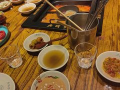 -老牌坊云南鱼豆花火锅(爱建店)
