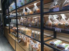 面包甜点陈列柜-仟吉KenGee(江南万达店)