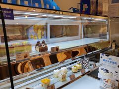 面包甜点陈列柜-卡吉诺动物奶油生日蛋糕(中原路店)