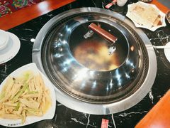 -袁小二大东北铁锅炖(吉祥村总部)