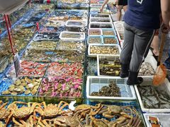 -霞涌市场海鲜摆卖区