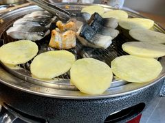 -围炉肉舍•炭烤活鳗•丹东海鲜烤肉(步行街店)